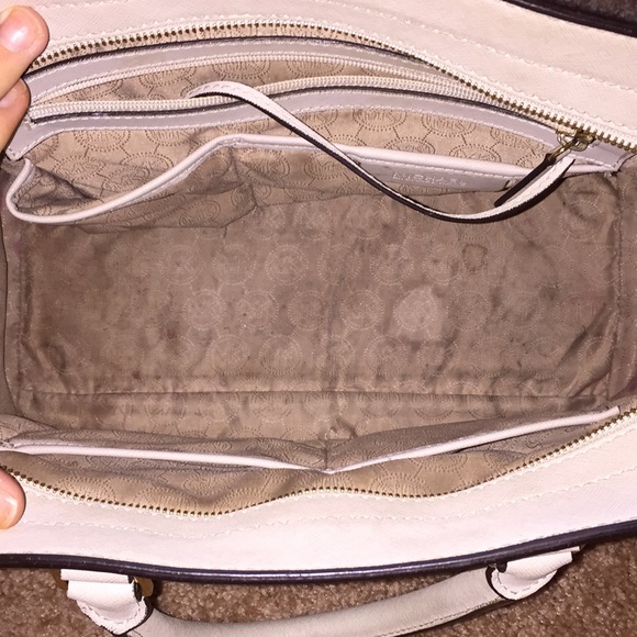 Michael Kors Purse - Picture 5 of 8